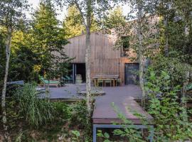 La Râu - by 663A Mountain Chalet, hotel in Porumbacu de Sus