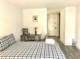Super bedroom with private bathroom 5, hotel na may parking sa Las Vegas