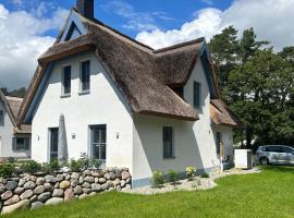 Ferienhaus Fischerhuus, hotelli kohteessa Zirchow