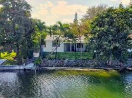 Hallandale Collection - Renovated Professional Design & Lake View