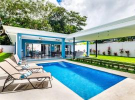 Casa Emma - Oasis Playa Potrero, hotel con piscina en Playa Flamingo