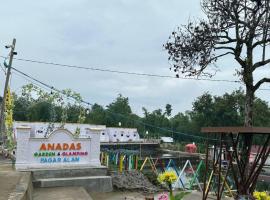 Anadas Garden & Glamping, casa rústica em Pagaralam