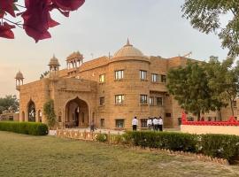 Hotel Jaisalgarh, hotell i Jaisalmer
