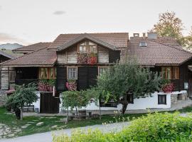 Kandaphery Guest Houses, hotel con estacionamiento en Miykovtsi