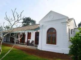 Luxury Villa close to famous Hikkaduwa Beach