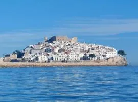 Chalet con piscina comunitaria y vistas al castillo en Peñiscola-3 terrazas-WIFI-parking