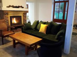 Coulonges에 위치한 호텔 Escapade Rurale: Maison 10 pers, jardin, feu cheminée