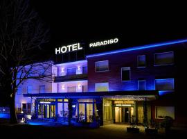 HOTEL PARADISO, hotel con estacionamiento en Altedo