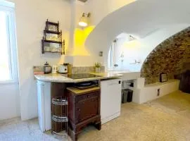 Casa del Castello Sleeps 4 Isolabona Italy