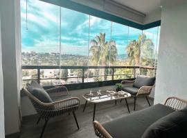 luxury golden sunset apartment Aloha puerto banus, luksushotell i Marbella