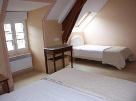Grand Hotel de la Vallee, hotel v destinaci Cheylade