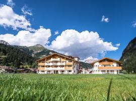 Golden Park Resort, hôtel à Campitello di Fassa