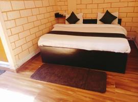 Manikarn Resort: Joshīmath şehrinde bir otel