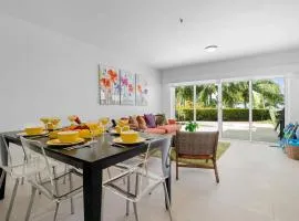 2Bdr Ground Floor Condo With Terrrace!