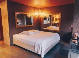 Champagne Motel by Drops