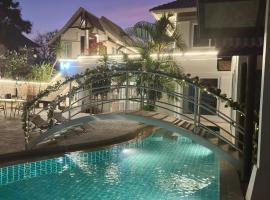 Pheonix Golf Pool Resort Villa, puhkemaja sihtkohas Ban Huai Yai