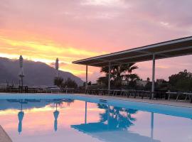CI VULIA b&b - Sicilia sea, pool, bbq, tv, wi-fi，阿爾卡莫馬里納的有停車位的飯店