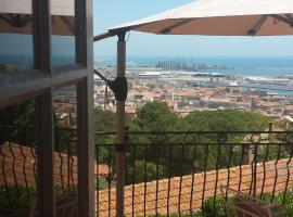 Apartment with sea/city views, near downtown Sète, hotel em Sète