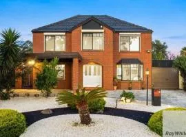 Airport Proximity 5BR Haven