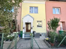 Family Home Green Paradise with Garden & free parking, hotel din Salzburg