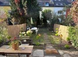 The Peaceful Garden Family Stay with Free Parking