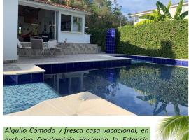 Casa con piscina privada Vía melgar Carmen de Apicalá, hotel Melgarban