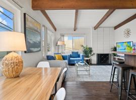 NEW! Ocean View Mid-Century Modern Beach House: Manhattan Beach şehrinde bir otel