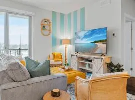 NEW Shoreline 401 2BR Condo Near Downtown and Bay