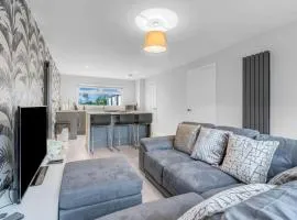 West Lothian 5 Beds + car space