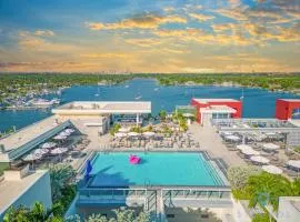 Costa Hollywood Beach