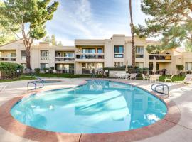 Cathedral City Condo with Community Pools and Hot Tubs, sted at overnatte i Cathedral City