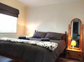 Comfort Private Rooms in Three bedroom House, homestay in Bridgemary