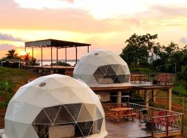 Domescape Glamping, glamping site in El Cedro