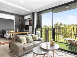 The Aristo 1 Condo Surin Beach, hotel ve městě Phuket