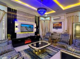 Luxury Charming 5Bed Duplex With Starlink wifi - Lekki, cottage in Ikota