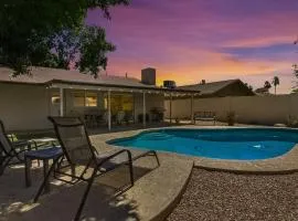 Tempe Remodel w Sparkling Pool and Game Room