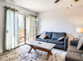 Contemporary Condo in Hub of Old Town Scottsdale, sewaan penginapan di Scottsdale