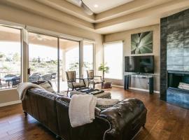 Fabulous 4-Bdrm WBreathtaking Views & Pool – hotel w mieście Fountain Hills