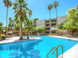 Charming 1-Bdrm Condo steps to Old Town Scottsdale