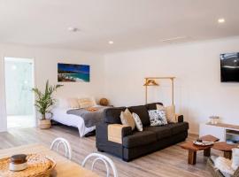 Central Studio + Close to the beaches + Wifi & Netflix, hotel que admite mascotas en Point Lookout