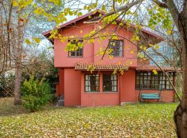 Dreamy Duplex Villa with Huge Garden in Kocaeli, viešbutis mieste Izmitas