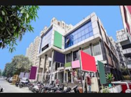 Chirag Hotel,Ghaziabad, hotel with pools in Ghaziabad