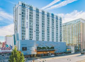 Whitney Peak Hotel Reno, Tapestry Collection by Hilton, hotel em Reno