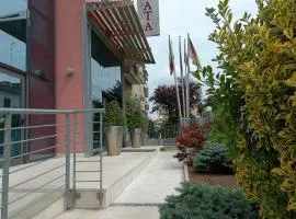 Hotel Ambasciata Venice - Atika & Atif