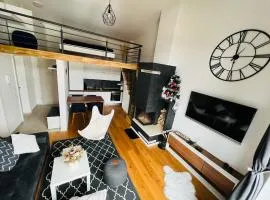 The View - ski to door