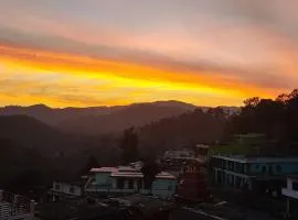 Rooftop Homestay With Mountains View