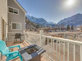 Spacious Ouray Townhome - Walk to Hot Springs!, hotell i Ouray