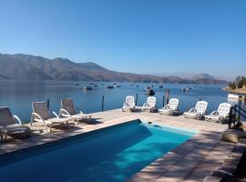 Terrazas Del Lago, hotel with pools in Cabra Corral