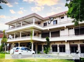 Hotel Pahuna Ghar, hotel ve městě Nepālganj
