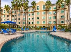 Family Condo Top floor pool view in Resort Hotel Near Disney